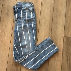 American Eagle mom jeans